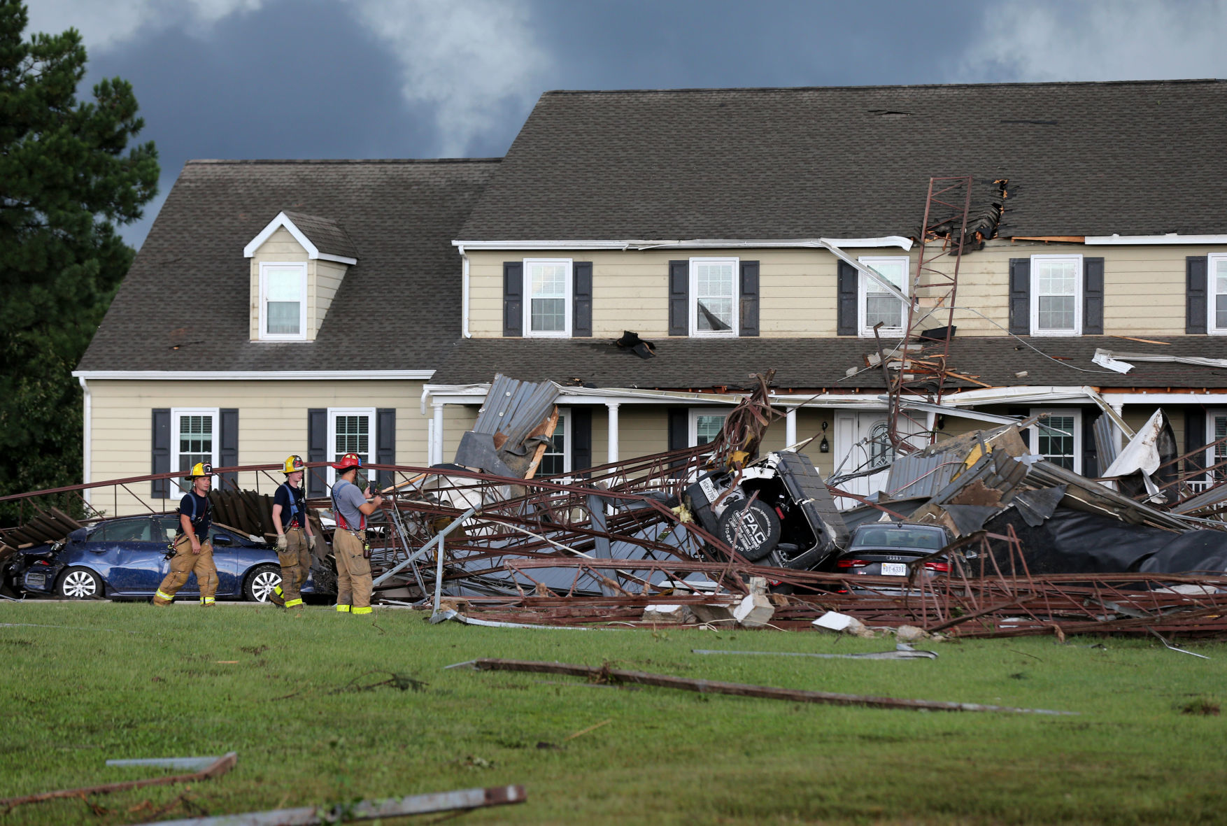 Tornado damages in Chesterfield